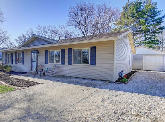2nd image of 2305 Rodney Dr