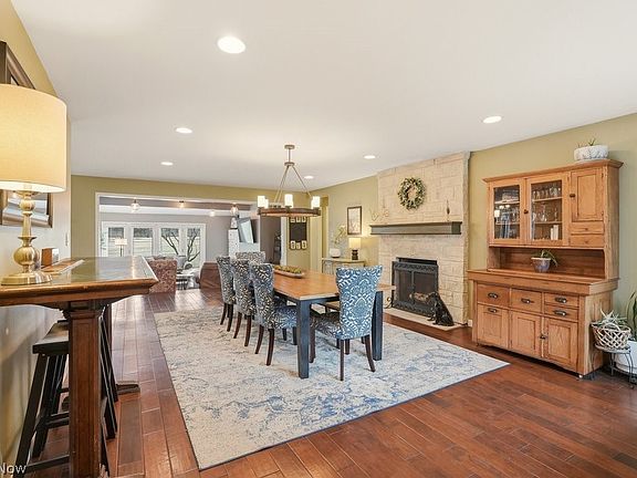 4th image of 569 Atterbury Blvd