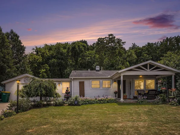 307 S Kings Ct, Mishawaka, IN 46544
