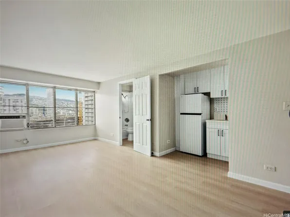 2525 Date St APT 1303, Honolulu, HI 96826