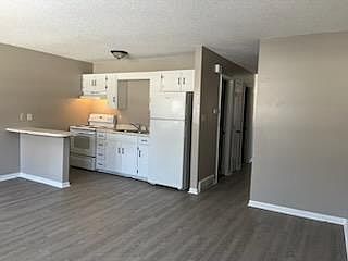 1st image of 426 Young St