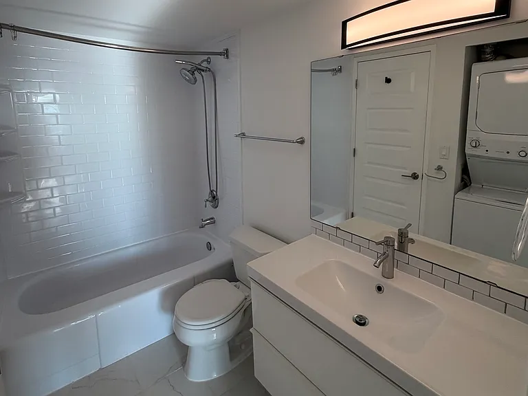 Primary bedroom bath