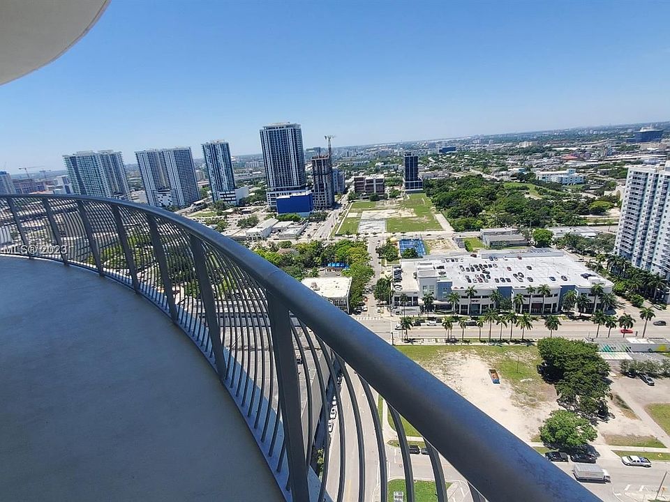 1st image of 1750 N Bayshore Dr APT 3315