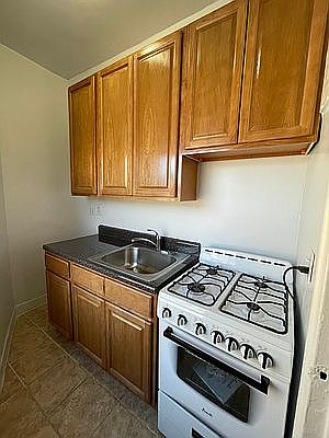4th image of 87 Hamilton Pl APT 3N
