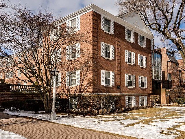 1st image of 1412 Hinman Ave APT 2E