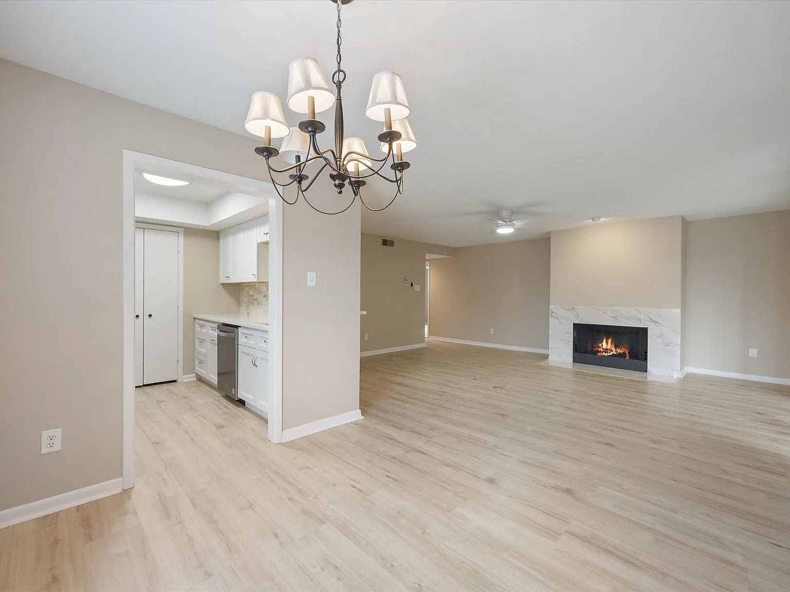 2 bed, 2.0 bath, 1155 sqft, $1,890 — Photo 1