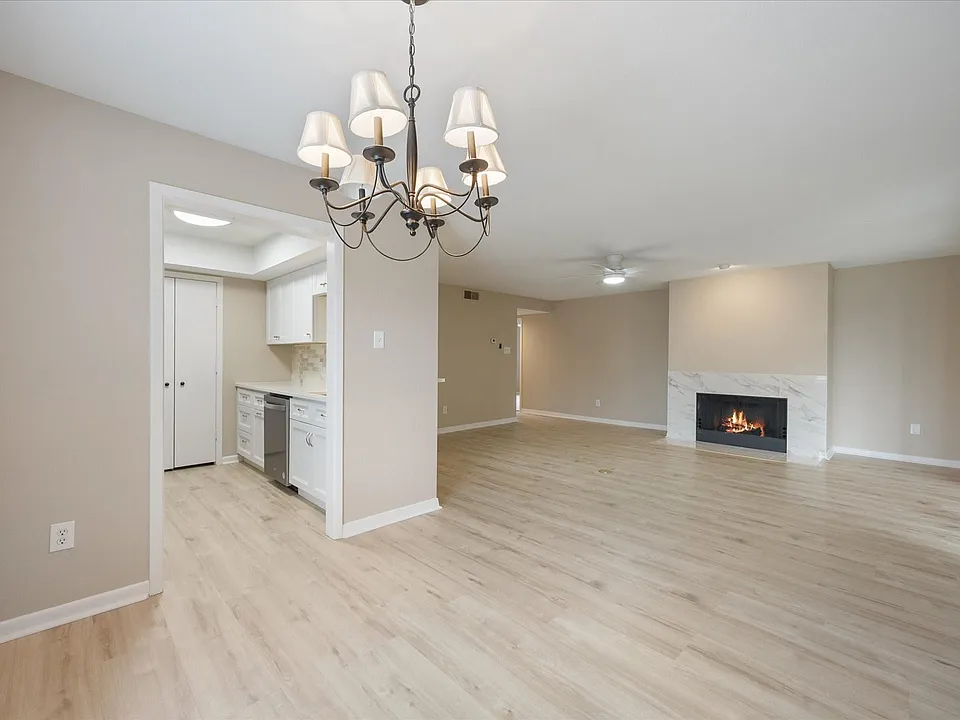 1041 Signal Ridge Pl