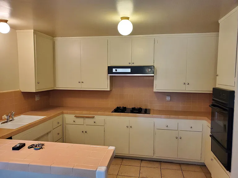 7000 S La Cienega Blvd #28 — Photo 6