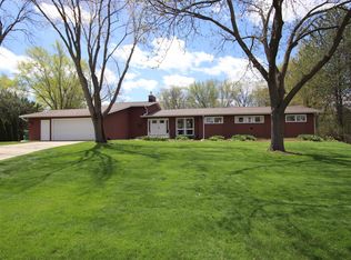 894 Golf Vu Dr, Fond Du Lac, WI 54935