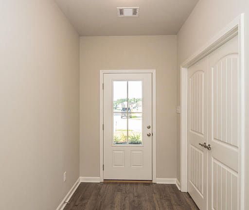 5th image of 105 Forest Grove Dr