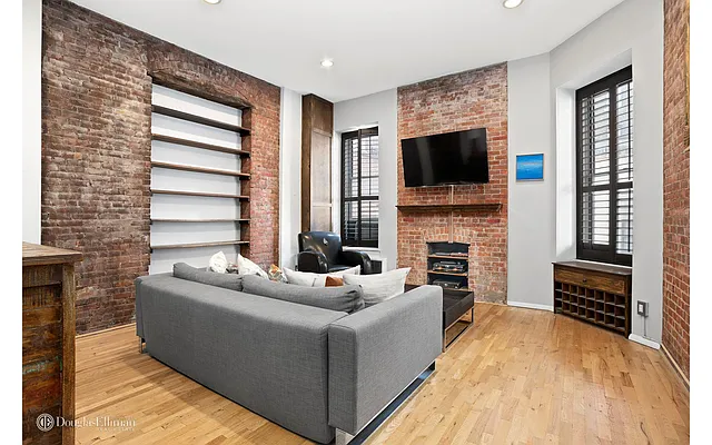 Rented by Douglas Elliman | media 7