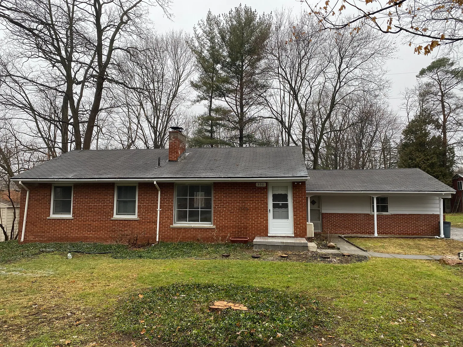 550 Alpeana St photo 1