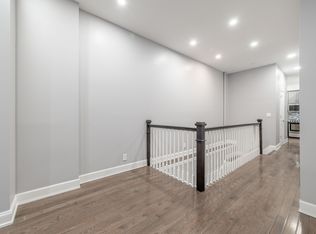 215 W 16th St #1FF, New York, NY 10011