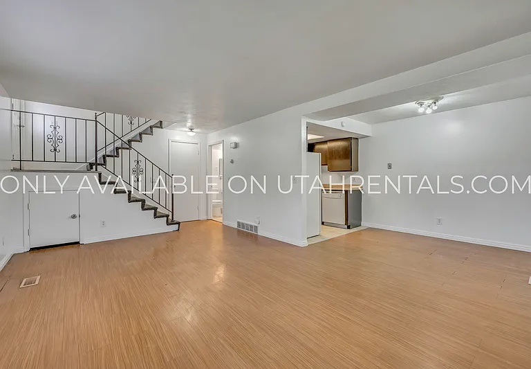 234 W Foxbridge Dr — Photo 4