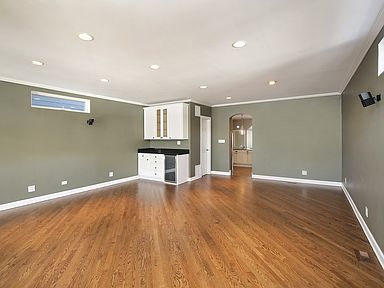 3021 N Oakley Ave, Chicago, IL 60618 | Zillow