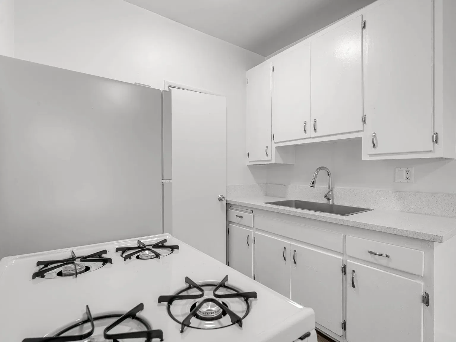 14646 Blythe — Photo 4