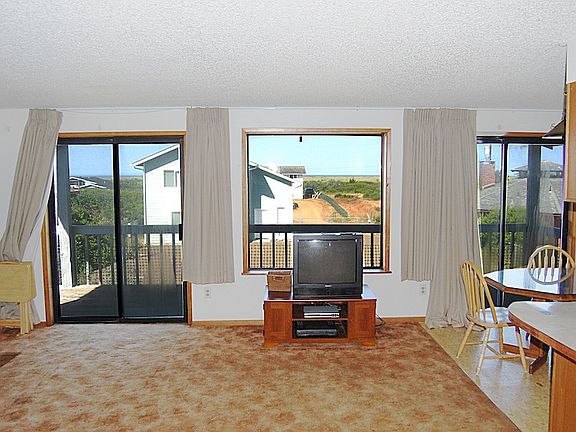 4th image of 569 Ocean Shores Blvd SW