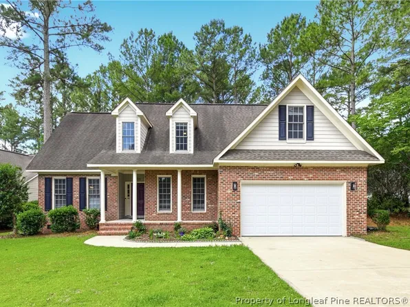105 Shining Water Ln, Spring Lake, NC 28390