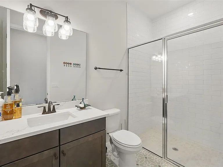 16008 Volterra Point — Photo 30