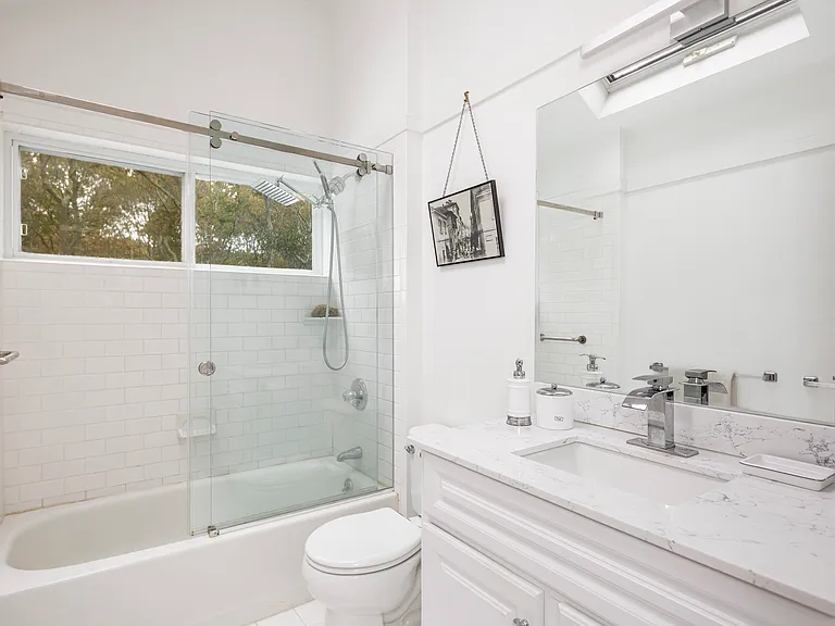 43 Wooded Oak Ln — Photo 12