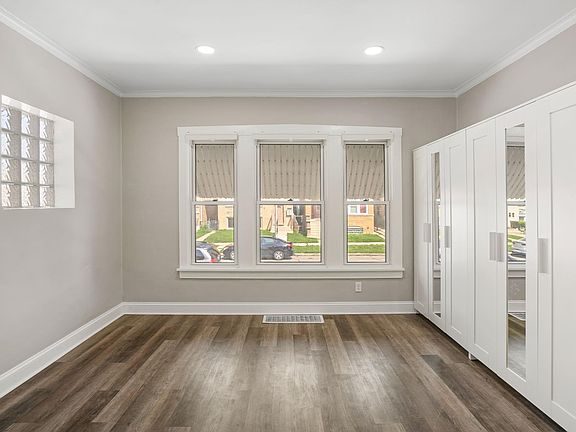 4th image of 2546 N 72nd Ct #1