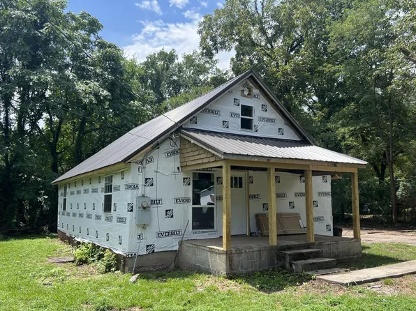 202 Layne Rd, Soddy Daisy, TN 37379