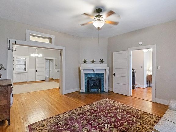 3rd image of 1403 Peach Ave #2