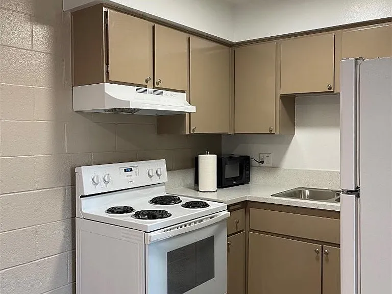 615 S Royal Crest Cir #22 — Photo 10