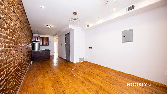 Rented by Nooklyn NYC LLC | media 24