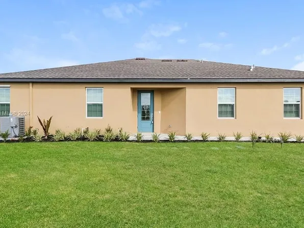 5208 Jovial Ct, Fort Pierce, FL 34947