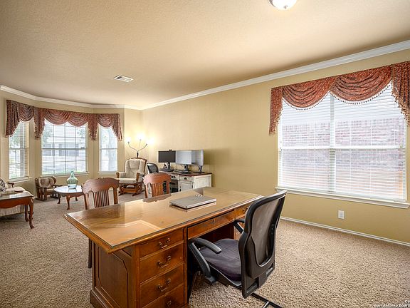 5th image of 513 Triple Crown Dr