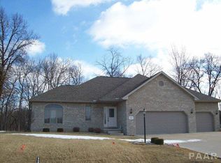 1620 Winged Foot Dr, Pekin, IL