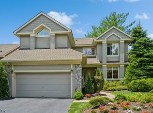 26 Tannery Hill Dr, Hardyston, NJ 07419