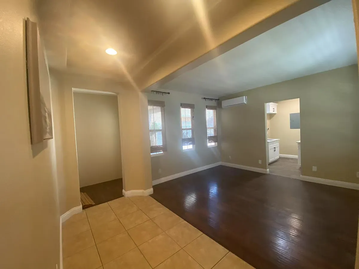 Building Photo - 12588 Winery Dr #1