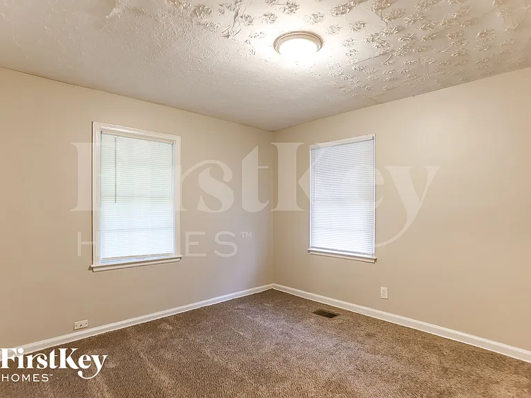 2276 Dauphine St — Photo 10