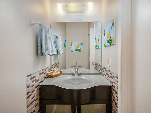 4th image of 792 Peninsula Ct
