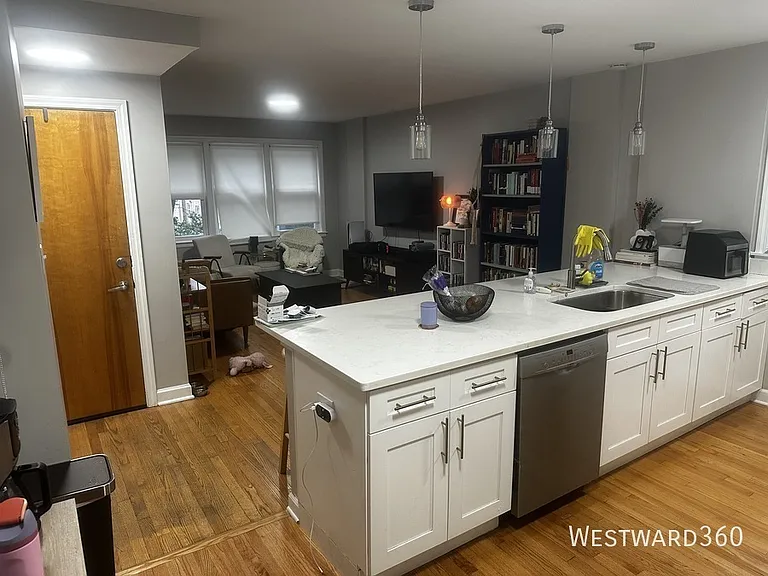 2821 W Summerdale Ave #2E — Photo 5