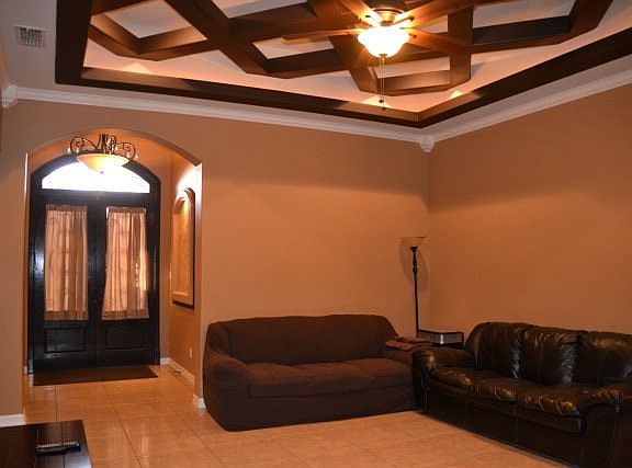 4th image of 5116 N Dogwood St