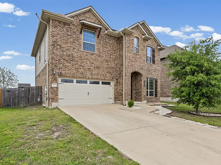 17401 Silent Harbor Loop — Photo 2