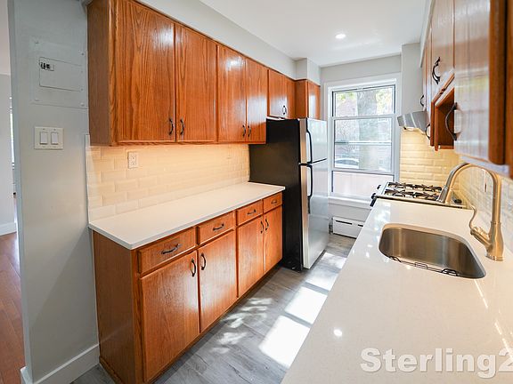 3rd image of 2130 Ditmars Blvd #1