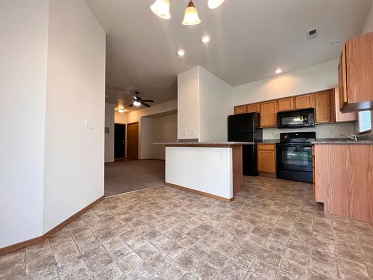 1927 E Wilson Ln — Photo 6