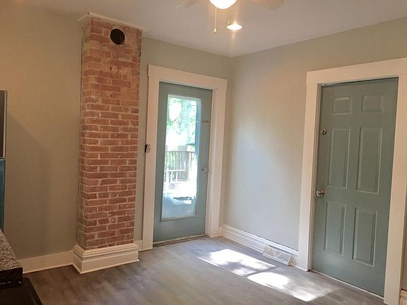 4th image of 25 Court St
