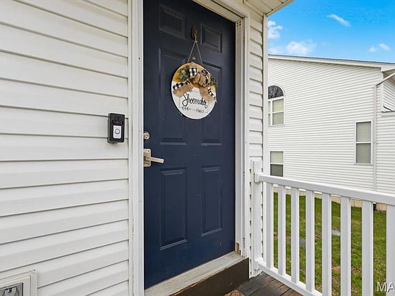 4th image of 118 Towne Square Ct