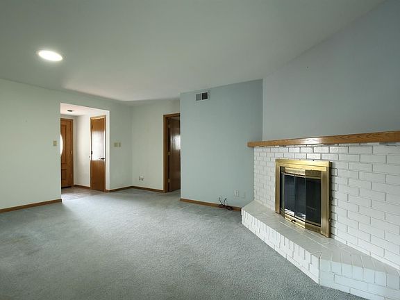 2nd image of 1312 Crestmont Ave