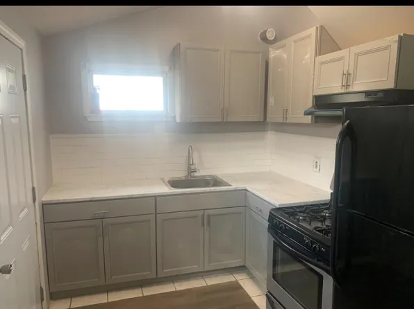 583 Laurel Hill Ave #1, Cranston, RI 02920