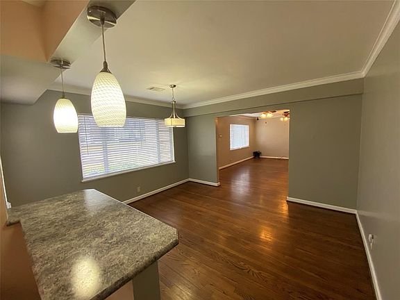 3rd image of 3822 Southmore Blvd