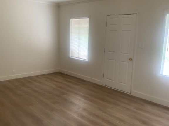 5th image of 9020 Longden Ave