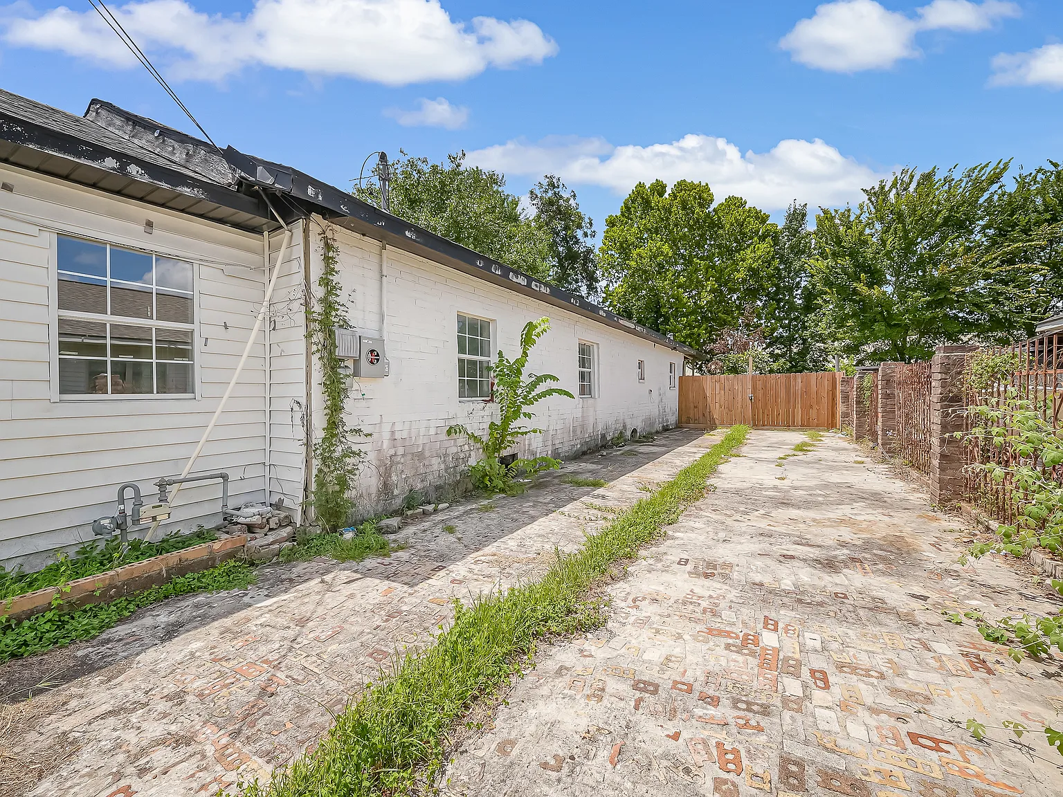 3 bed, 1360 sqft, $1,500 — Photo 3