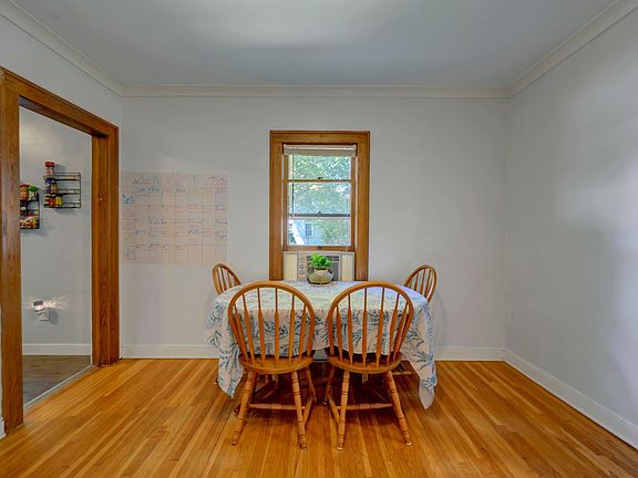 5th image of 1756 Saint Clair Ave #1