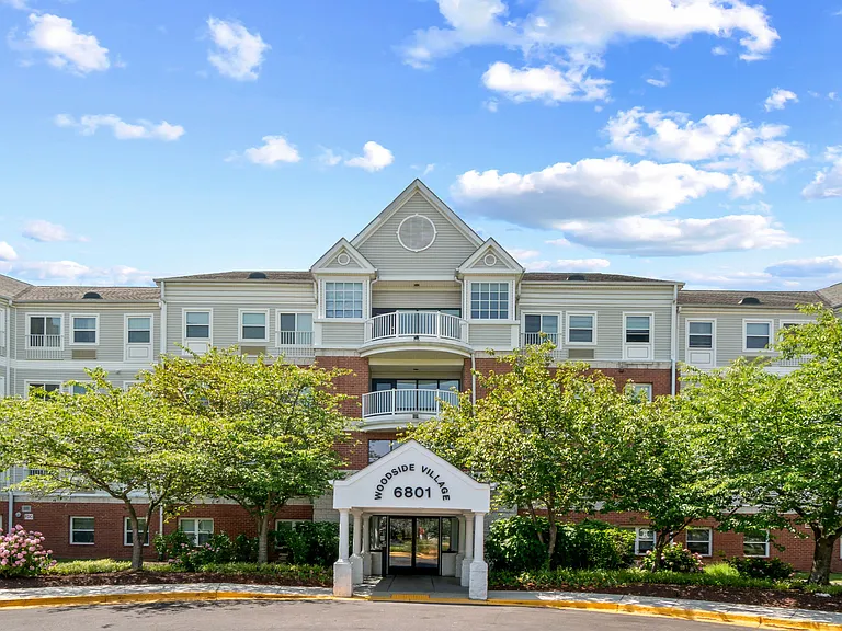 Woodside Village 55+ Apartments — Photo 12
